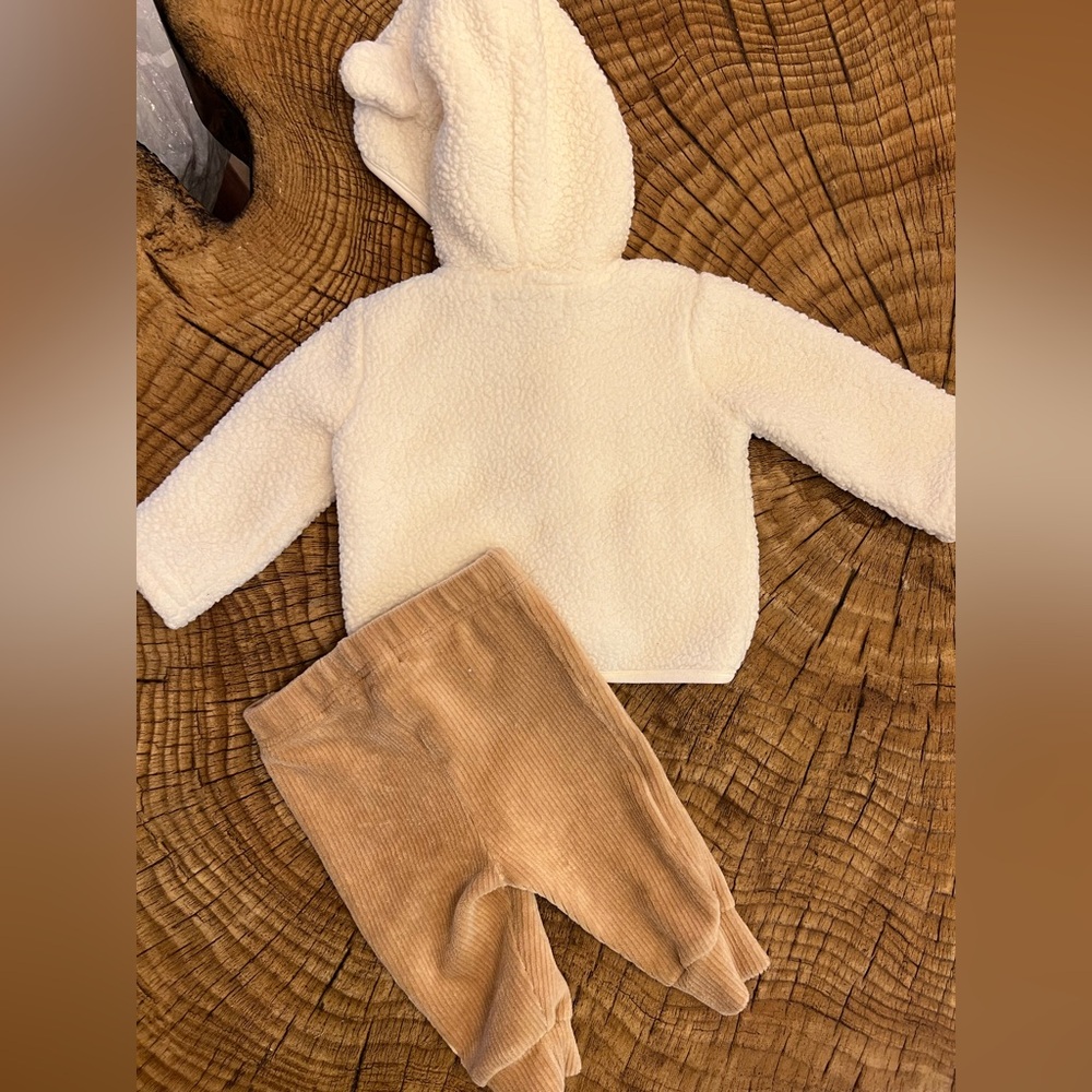 ‼️NWOT: French Connection Baby Matching Set - 0-3M - Picture 4 of 6